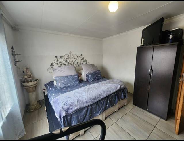 4 BEDROOM HOUSE FOR SALE IN GENL ALBERTS PARK